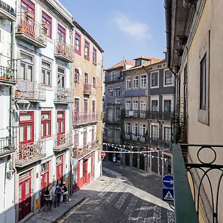 Brand New 4br W/ 200yrs Of History In By Lovelystay Apartment Porto