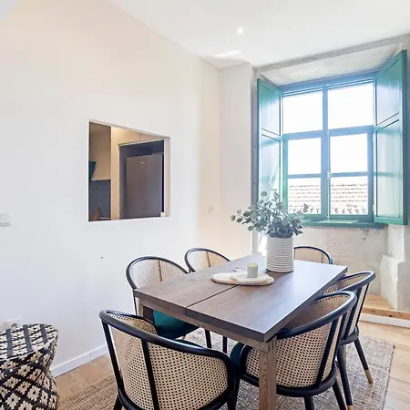 Brand New 4br W/ 200yrs Of History In By Lovelystay *