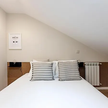 Apartment Brand New 4br W/ 200yrs Of History In By Lovelystay