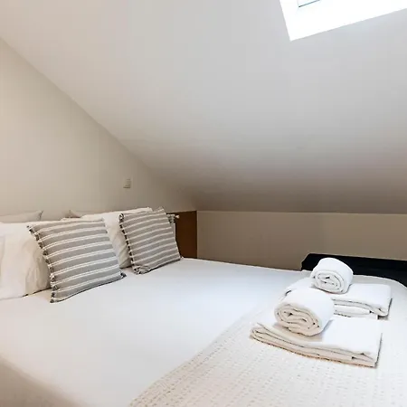Brand New 4br W/ 200yrs Of History In By Lovelystay