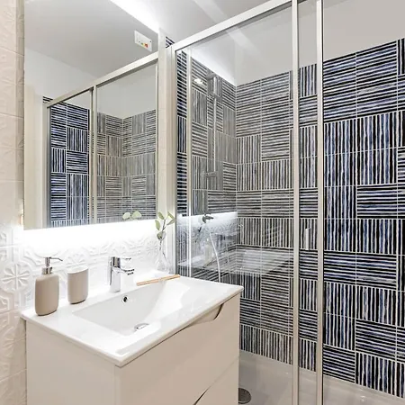 Apartment Brand New 4br W/ 200yrs Of History In By Lovelystay