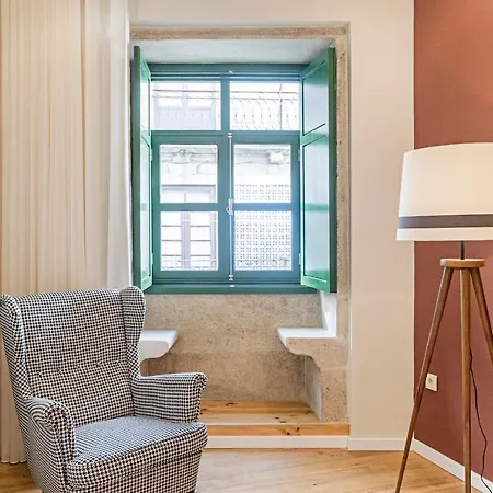 Brand New 4br W/ 200yrs Of History In By Lovelystay Apartment Porto